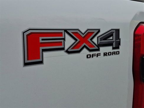 Used 2023 Ford F250 XLT w/ XLT Premium Package image 9