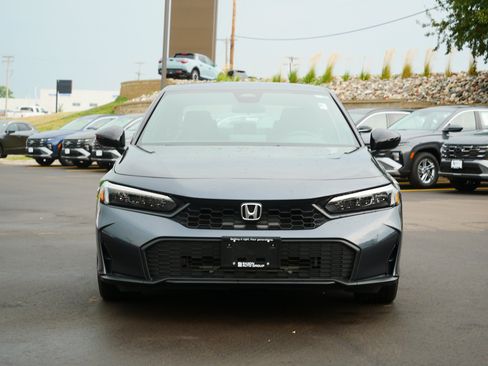 Used 2025 Honda Civic Sport image 3