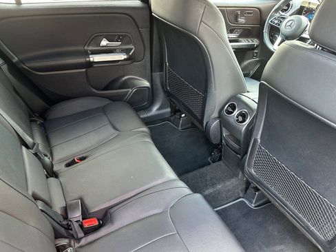 Used 2023 Mercedes-Benz GLB 250 4MATIC image 17