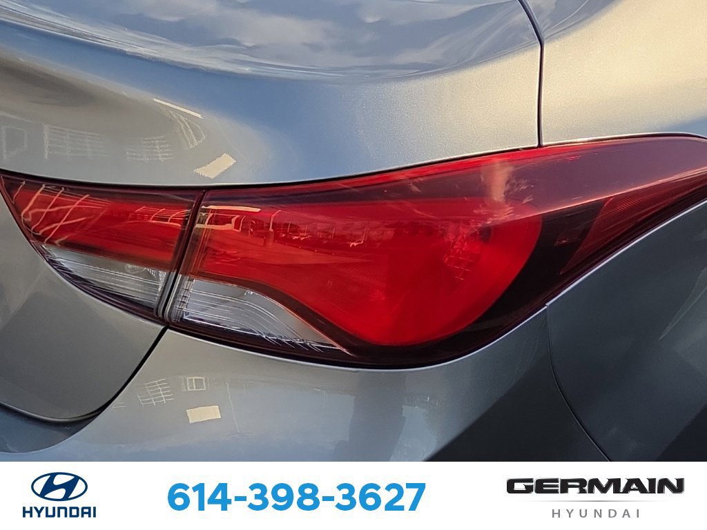 Used 2014 Hyundai Elantra SE w/ Option Group 02 FWD image 10