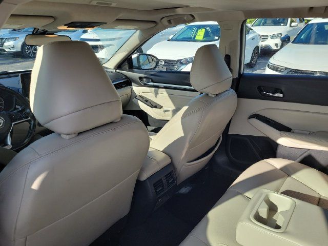 Used 2023 Nissan Altima 2.5 SL FWD image 11