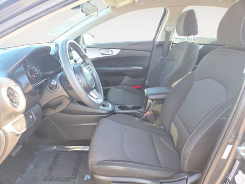 Used 2023 Kia Forte LXS image 9