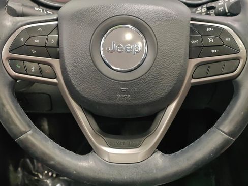 Used 2019 Jeep Cherokee Limited w/ Trailer Tow Group AWD/4WD image 5