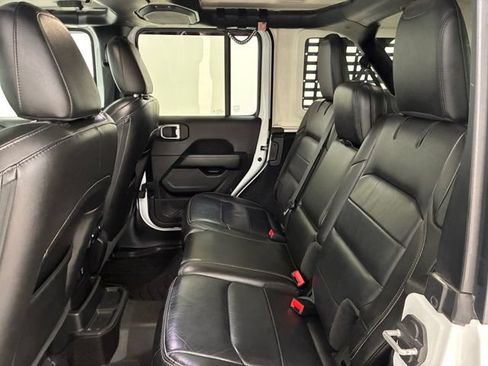 Used 2021 Jeep Wrangler Unlimited Sahara AWD/4WD image 18