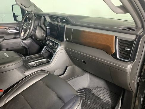 Used 2025 GMC Sierra 2500 Denali w/ Denali Reserve Package AWD/4WD image 6