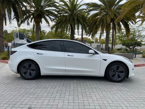 Used 2021 Tesla Model 3 Standard Range Plus image 7