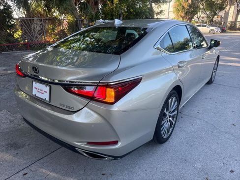 Used 2019 Lexus ES 350 w/ Premium Package FWD image 6