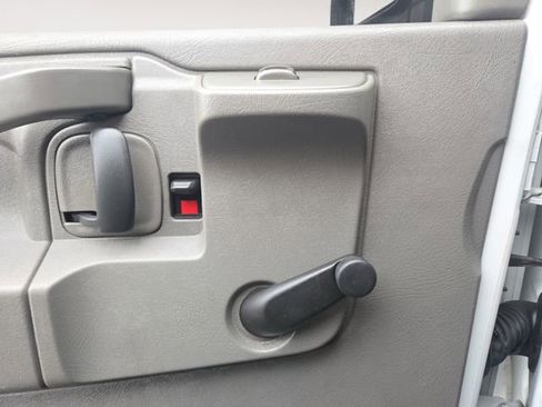 Used 2019 Chevrolet Express 2500 image 15