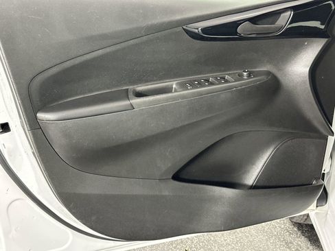 Used 2020 Chevrolet Spark LT image 29