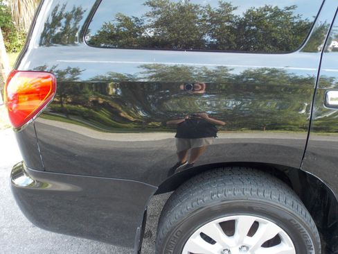Used 2011 Toyota Sequoia Platinum AWD/4WD image 31
