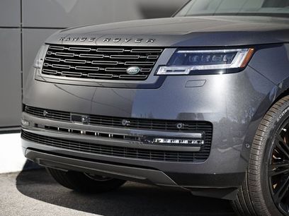 New 2025 Land Rover Range Rover Long Wheelbase SE