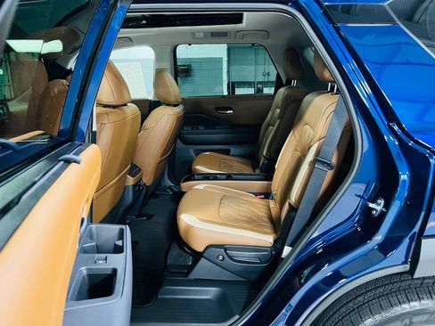 New 2026 Nissan Pathfinder Platinum FWD image 27