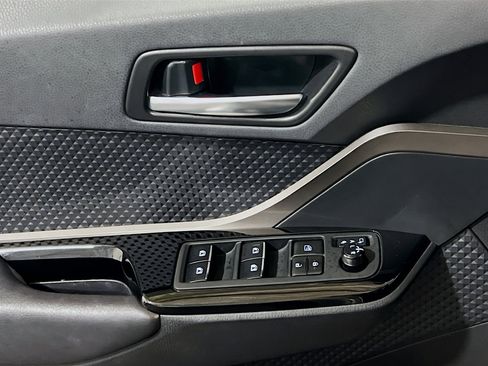 Used 2019 Toyota C-HR XLE FWD image 13
