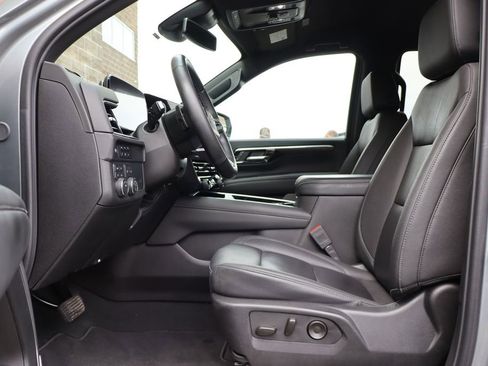 Used 2025 Chevrolet Tahoe LT w/ Comfort Package image 13