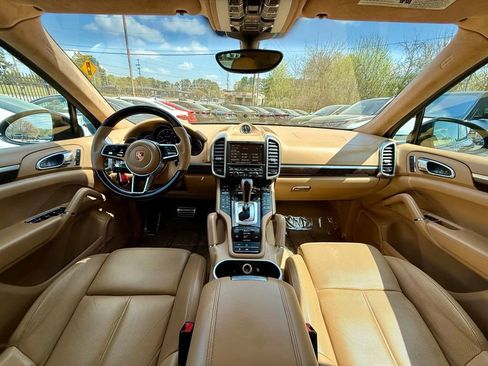 Used 2016 Porsche Cayenne GTS AWD/4WD image 17