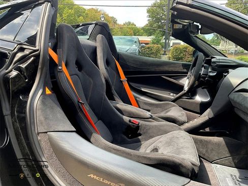 Used 2024 McLaren 750S Spider image 9