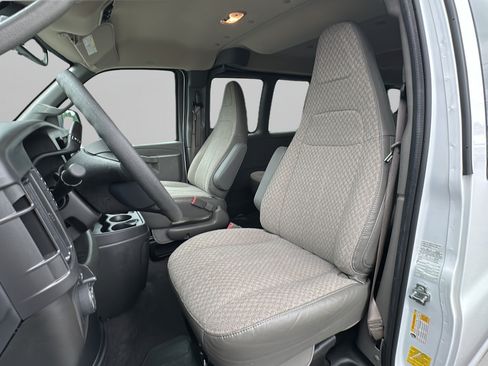 Used 2025 Chevrolet Express 3500 LT w/ LT Preferred Equipment Group RWD image 14
