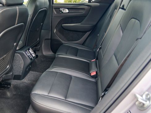 Certified 2026 Volvo XC40 B5 Core w/ Climate Package AWD/4WD image 19