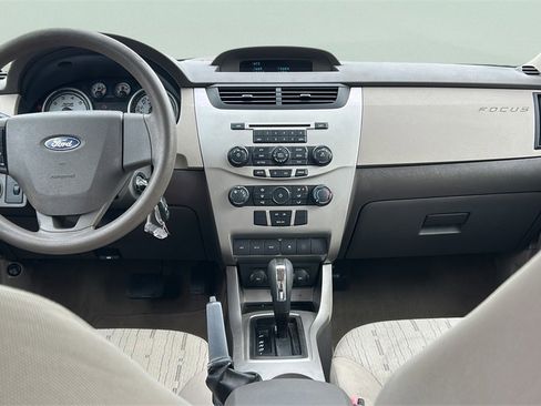 Used 2010 Ford Focus SE image 18