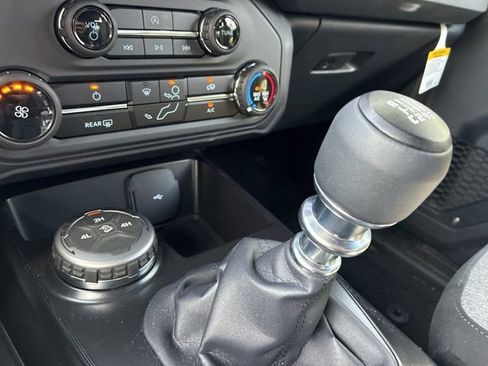 Used 2025 Ford Bronco 2-Door AWD/4WD image 33