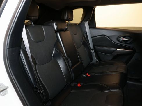 Used 2021 Jeep Cherokee Limited image 15