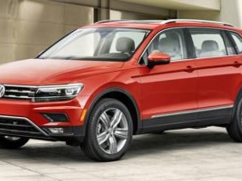 Used 2021 Volkswagen Tiguan S FWD image 1