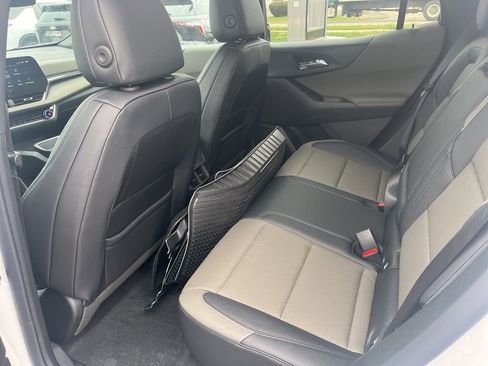 New 2026 Chevrolet Equinox LT w/ Convenience Package II FWD image 28