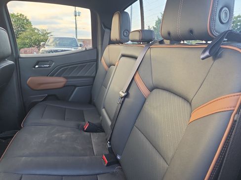 Used 2023 GMC Canyon AT4 w/ AT4 Premium Package AWD/4WD image 10