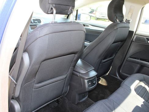 Used 2015 Ford Fusion SE FWD image 28
