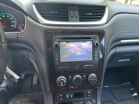 Used 2015 Chevrolet Traverse LT AWD/4WD image 19