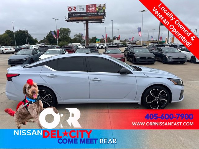 Used 2023 Nissan Altima 2.5 SR w/ SR Premium Package FWD image 8