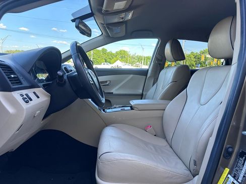 Used 2013 Toyota Venza XLE FWD image 9
