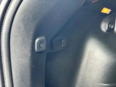 Certified 2019 Jeep Cherokee Limited FWD image 43