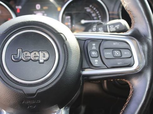 Used 2023 Jeep Wrangler Unlimited Sahara image 18