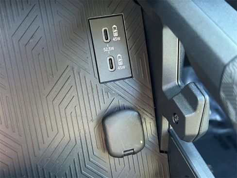 Used 2025 Toyota 4Runner Limited image 34