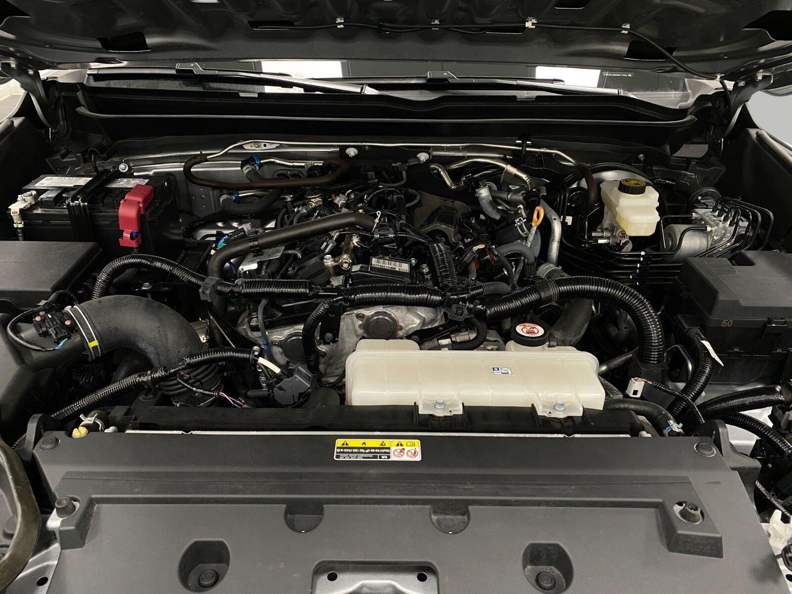 Used 2024 Toyota Tacoma SR5 AWD/4WD image 12