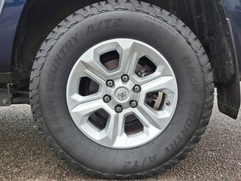 Used 2018 Toyota 4Runner SR5 Premium image 10