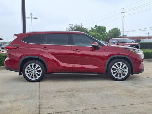 Used 2022 Toyota Highlander Limited AWD/4WD image 8