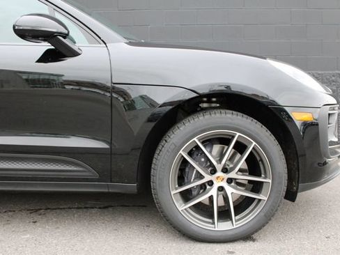 Certified 2026 Porsche Macan AWD/4WD image 12