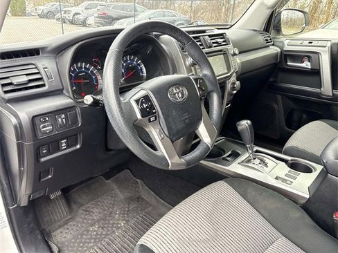 Used 2019 Toyota 4Runner SR5 w/ Four Season Floor Mat Package image 28