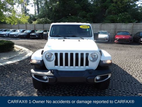 Used 2018 Jeep Wrangler Unlimited Sahara AWD/4WD image 2