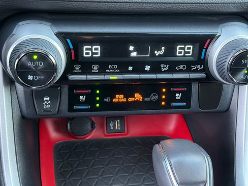 Used 2023 Toyota RAV4 TRD Off-Road image 22