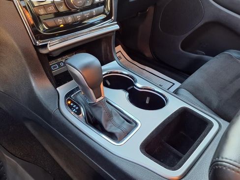 Used 2021 Jeep Grand Cherokee Laredo X image 19