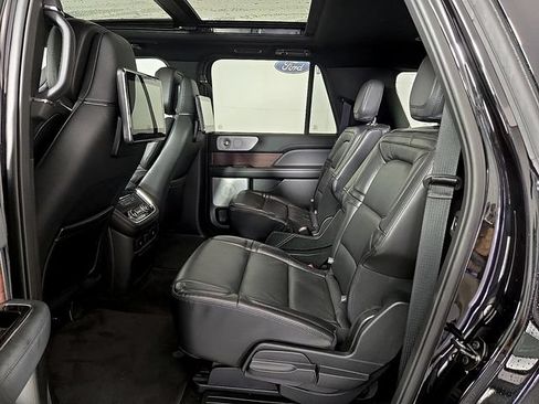 Certified 2021 Lincoln Navigator L Reserve AWD/4WD image 11