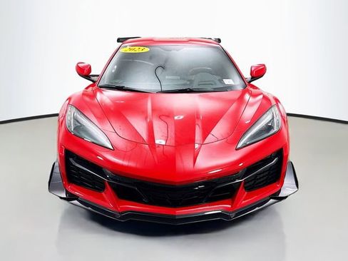Used 2023 Chevrolet Corvette Z06 w/ Z07 Performance Package RWD image 2