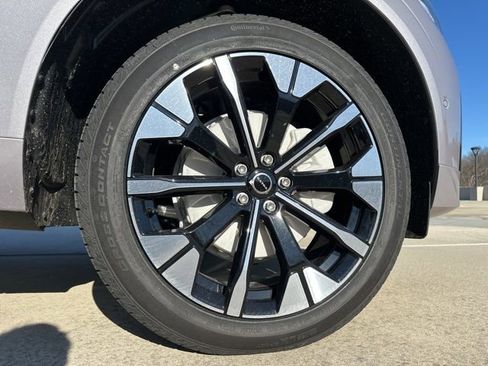 New 2026 Volvo XC60 B5 Plus w/ Climate Package image 9