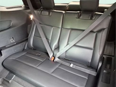 Used 2020 Ford Explorer XLT w/ Equipment Group 202A AWD/4WD image 17