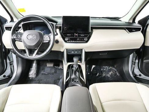 Used 2023 Toyota Corolla Cross XLE w/ Convenience Package AWD/4WD image 26