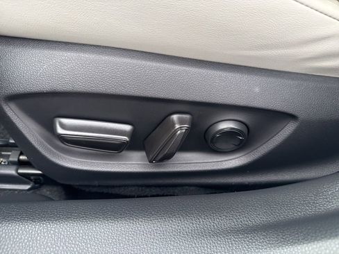 Used 2024 Toyota Prius XLE image 10