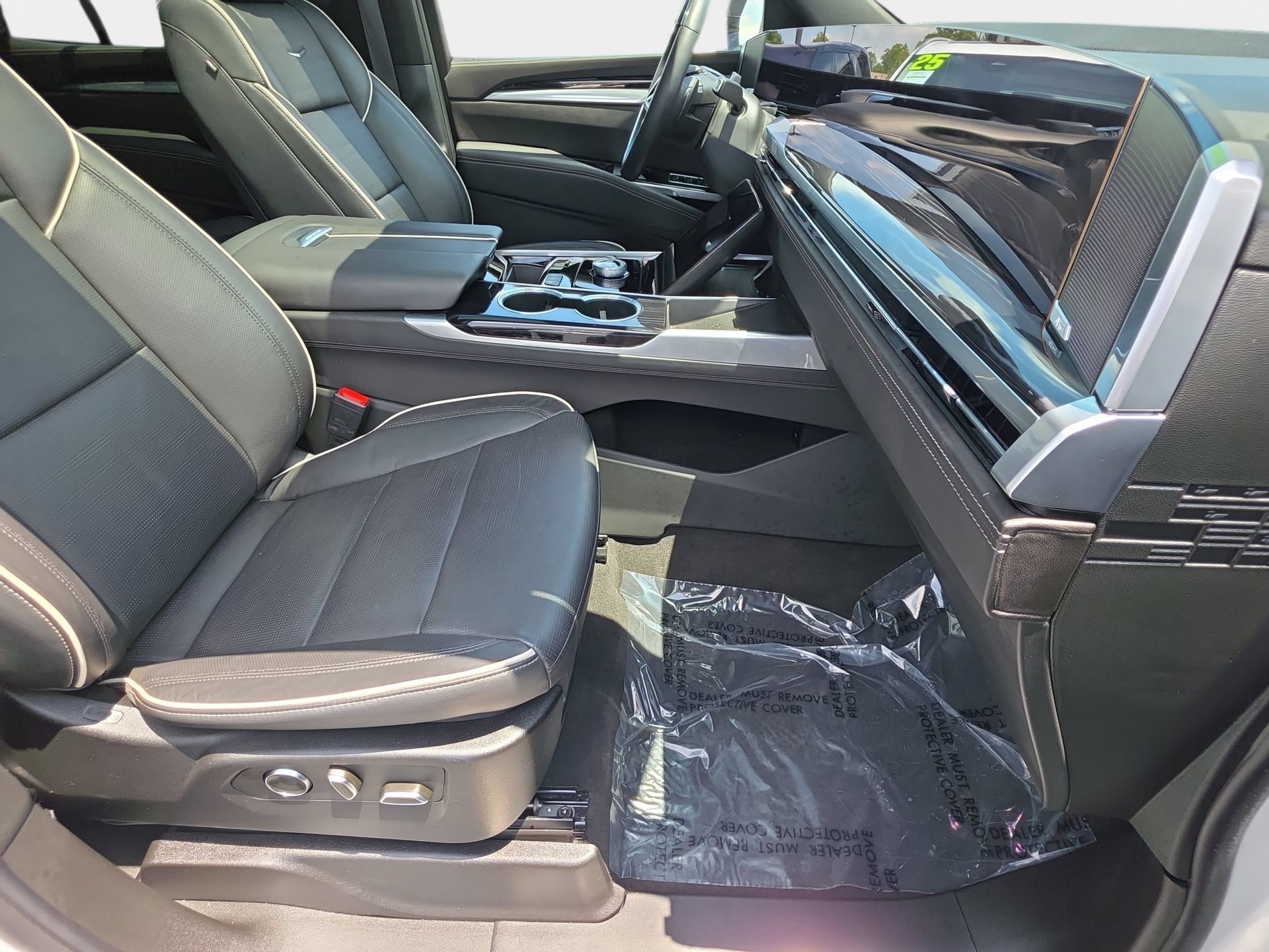 Used 2025 Cadillac Escalade Sport w/ LPO, ONYX Package AWD/4WD image 10
